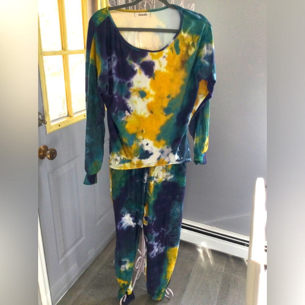 Totatuit Amazon Long Sleeve Shirt and Pants 2 piece lounge set tie dye
